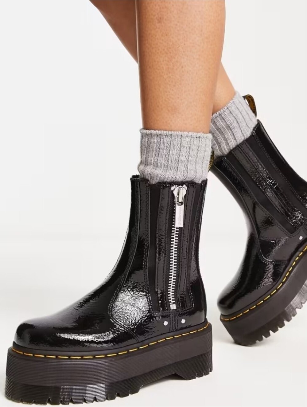 ❤️🔥RARE❤️🔥 ABSOLUTELY GORGEOUS NWT 2976 Max Distressed Patent Platform BootZ